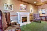 Lobby Mainstay Suites Airport