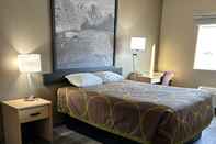 Bedroom Super 8 by Wyndham Quartzsite AZ