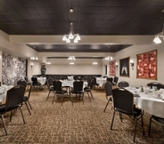 Restaurant 3 Super 8 by Wyndham Sarnia ON