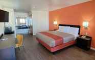 Bedroom 3 Motel 6 Santa Nella, CA - Los Banos