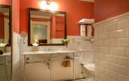 Toilet Kamar 3 New Sheridan Hotel