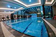 Kolam Renang Ramada by Wyndham Sofia City Center