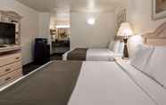 Bedroom 7 SureStay Hotel by Best Western Falfurrias