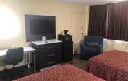 Bedroom 5 Days Inn by Wyndham Grove City Columbus South