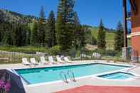 Swimming Pool The Inn at Solitude