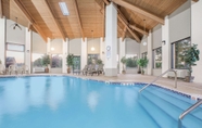 Swimming Pool 6 Days Inn & Suites by Wyndham Brinkley