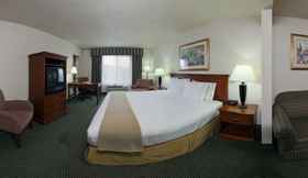 Bilik Tidur 2 Holiday Inn Express & Suites Salamanca, an IHG Hotel