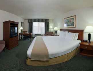 Bedroom 2 Holiday Inn Express & Suites Salamanca, an IHG Hotel