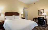 Bedroom 7 Hampton Inn by Hilton Springfield