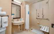 In-room Bathroom 3 Hampton Inn by Hilton Springfield