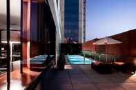 Swimming Pool AC Hotel Murcia by Marriott