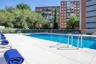 Swimming Pool Sercotel Madrid Aeropuerto