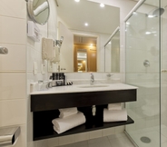 In-room Bathroom 3 Melia Campinas