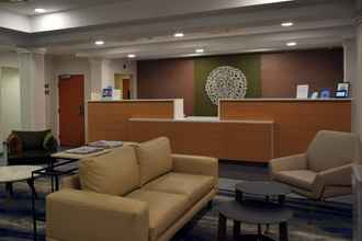 Lobby 4 Fairfield Inn and Suites by Marriott Youngstown Austintown
