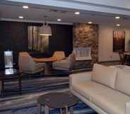 ล็อบบี้ 4 Fairfield Inn and Suites by Marriott Youngstown Austintown