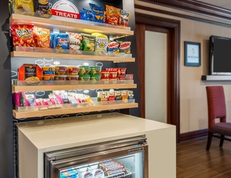 Lobby 2 Hampton Inn Coventry - Warwick Area