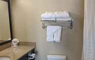 In-room Bathroom 7 Comfort Suites Concord Mills