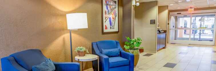 Lobby Comfort Suites Concord Mills