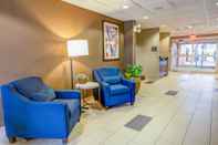 Lobby Comfort Suites Concord Mills