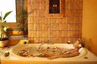 Kolam Renang Mangosteen Ayurveda & Wellness Resort