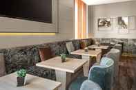Quầy bar, cafe và phòng lounge AC Hotel Ponferrada by Marriott
