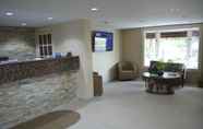 Lobby 4 Super 8 by Wyndham Gananoque/Country Squire Resort