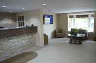 Lobby Super 8 by Wyndham Gananoque/Country Squire Resort