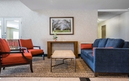 Lobby 2 Comfort Suites Victorville-Hesperia