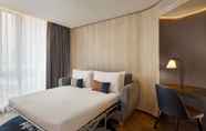 Kamar Tidur 7 The Westminster London, Curio Collection by Hilton