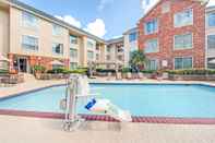 Swimming Pool Sonesta ES Suites Dallas Park Central