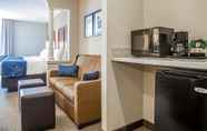 Kamar Tidur 6 Comfort Suites West Warwick - Providence
