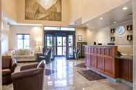 Lobby Comfort Suites West Warwick - Providence