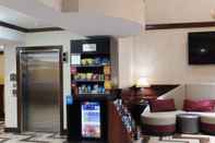 Lobi Quality Suites NYC Gateway