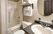 In-room Bathroom 2 Panorama Mountain Resort - Ski Tip Tamarack Condos