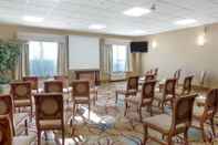 Functional Hall Comfort Inn & Suites Fayetteville - University Area