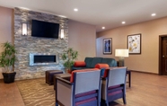 Lobby 2 Comfort Inn & Suites Fayetteville - University Area