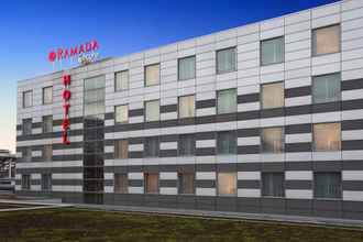 Exterior 4 Ramada Encore by Wyndham Geneva