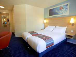 Bedroom 4 Travelodge Glasgow Airport