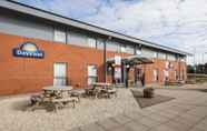 Exterior 2 Days Inn by Wyndham Telford Ironbridge M54