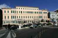 ภายนอกอาคาร Grand Hotel Mediterranée