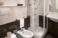 Phòng tắm bên trong Hotel Cortese