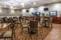 Functional Hall Quality Inn Massena