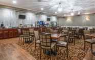 Restoran 5 Quality Inn Massena