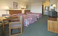 Bedroom 6 Great Lakes Inn