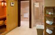 ห้องน้ำภายในห้อง 7 NH Collection Palacio de Aranjuez