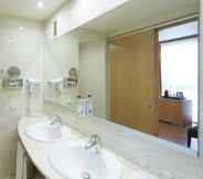 In-room Bathroom 6 Sercotel Porta Barcelona