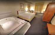 ห้องนอน 3 Days Inn & Suites by Wyndham Niagara Falls Centre St. By the Falls