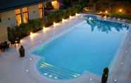 Swimming Pool 2 Hotel Victoria