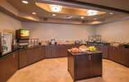 Restoran 2 Springhill Suites by Marriott State College