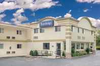 Exterior Travelodge by Wyndham Lima OH